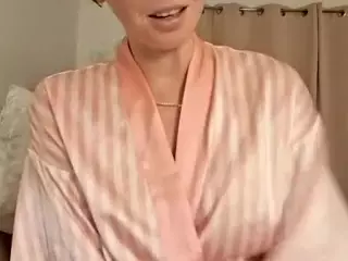 Nami Le's Live Sex Cam Show
