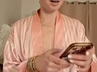 Nami Le's Live Sex Cam Show