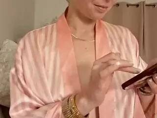 Nami Le's Live Sex Cam Show