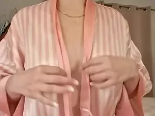 Nami Le's Live Sex Cam Show