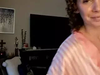 Nami Le's Live Sex Cam Show