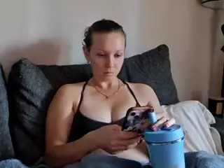 Nami Le's Live Sex Cam Show