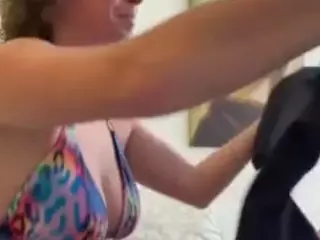 Nami Le's Live Sex Cam Show