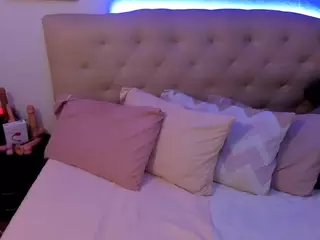 daring-natasha's Live Sex Cam Show