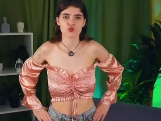 Lucetta's Live Sex Cam Show