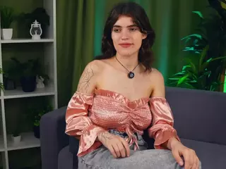 Lucetta's Live Sex Cam Show