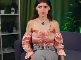 Lucetta's Live Sex Cam Show