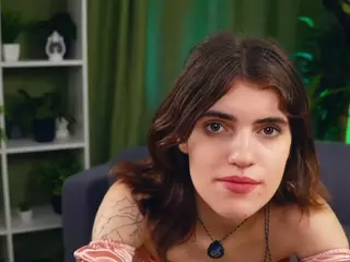 Lucetta's Live Sex Cam Show
