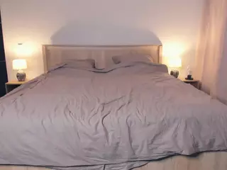 EditAytes's Live Sex Cam Show