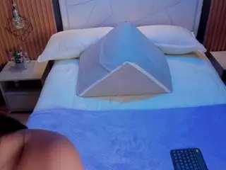 LilyFox1's Live Sex Cam Show