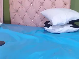 LuciaSpear's Live Sex Cam Show