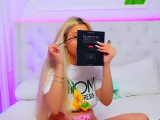 AriannaSins's Live Sex Cam Show
