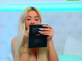 AriannaSins's Live Sex Cam Show