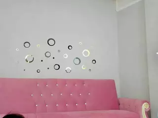belovedkhlloe12's Live Sex Cam Show