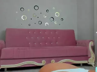 belovedkhlloe12's Live Sex Cam Show