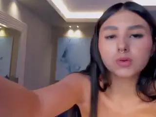 MaddyOwens1's Live Sex Cam Show