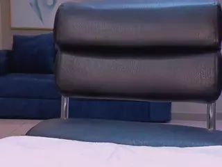MaddyOwens1's Live Sex Cam Show