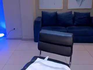 MaddyOwens1's Live Sex Cam Show