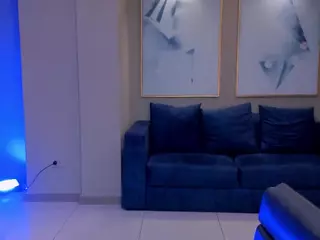 MaddyOwens1's Live Sex Cam Show