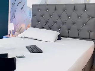 MELANISHAW's Live Sex Cam Show