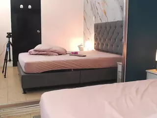 MELANISHAW's Live Sex Cam Show