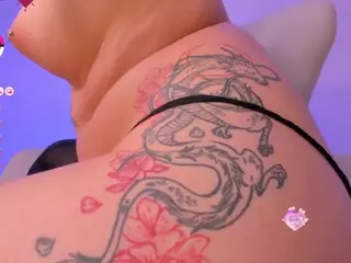 SalomeHills1's Live Sex Cam Show
