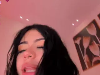 SalomeHills1's Live Sex Cam Show