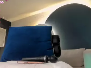SalomeHills1's Live Sex Cam Show