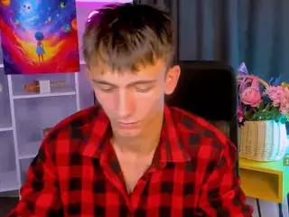 tobi-yours's Live Sex Cam Show