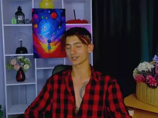 tobi-yours's Live Sex Cam Show