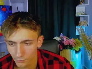 tobi-yours's Live Sex Cam Show