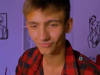 tobi-yours's Live Sex Cam Show