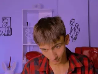 tobi-yours's Live Sex Cam Show