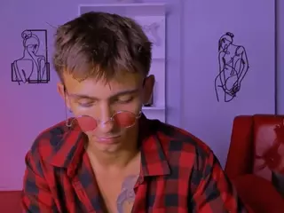 tobi-yours's Live Sex Cam Show