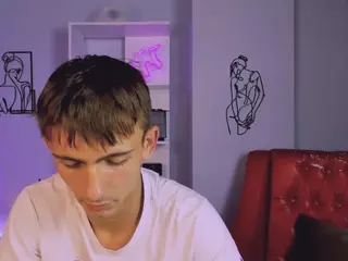 tobi-yours's Live Sex Cam Show