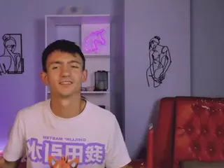 tobi-yours's Live Sex Cam Show