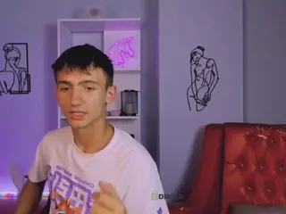 tobi-yours's Live Sex Cam Show