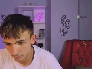 tobi-yours's Live Sex Cam Show