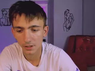 tobi-yours's Live Sex Cam Show