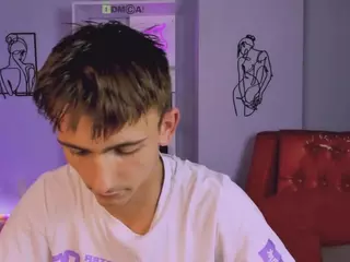 tobi-yours's Live Sex Cam Show