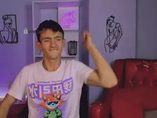 tobi-yours's Live Sex Cam Show