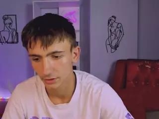 tobi-yours's Live Sex Cam Show