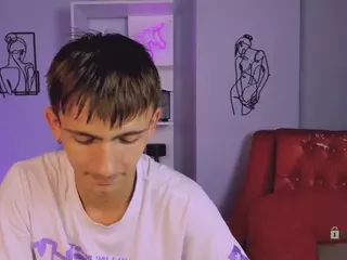 tobi-yours's Live Sex Cam Show