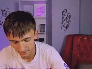 tobi-yours's Live Sex Cam Show