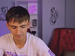tobi-yours's Live Sex Cam Show