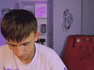tobi-yours's Live Sex Cam Show