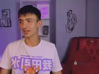 tobi-yours's Live Sex Cam Show