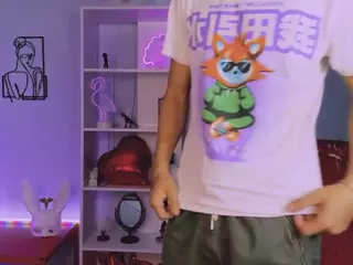 tobi-yours's Live Sex Cam Show
