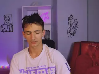 tobi-yours's Live Sex Cam Show