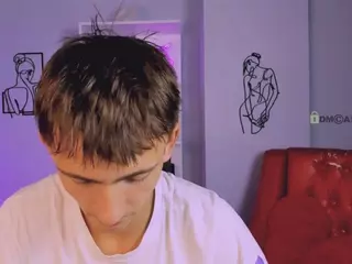 tobi-yours's Live Sex Cam Show